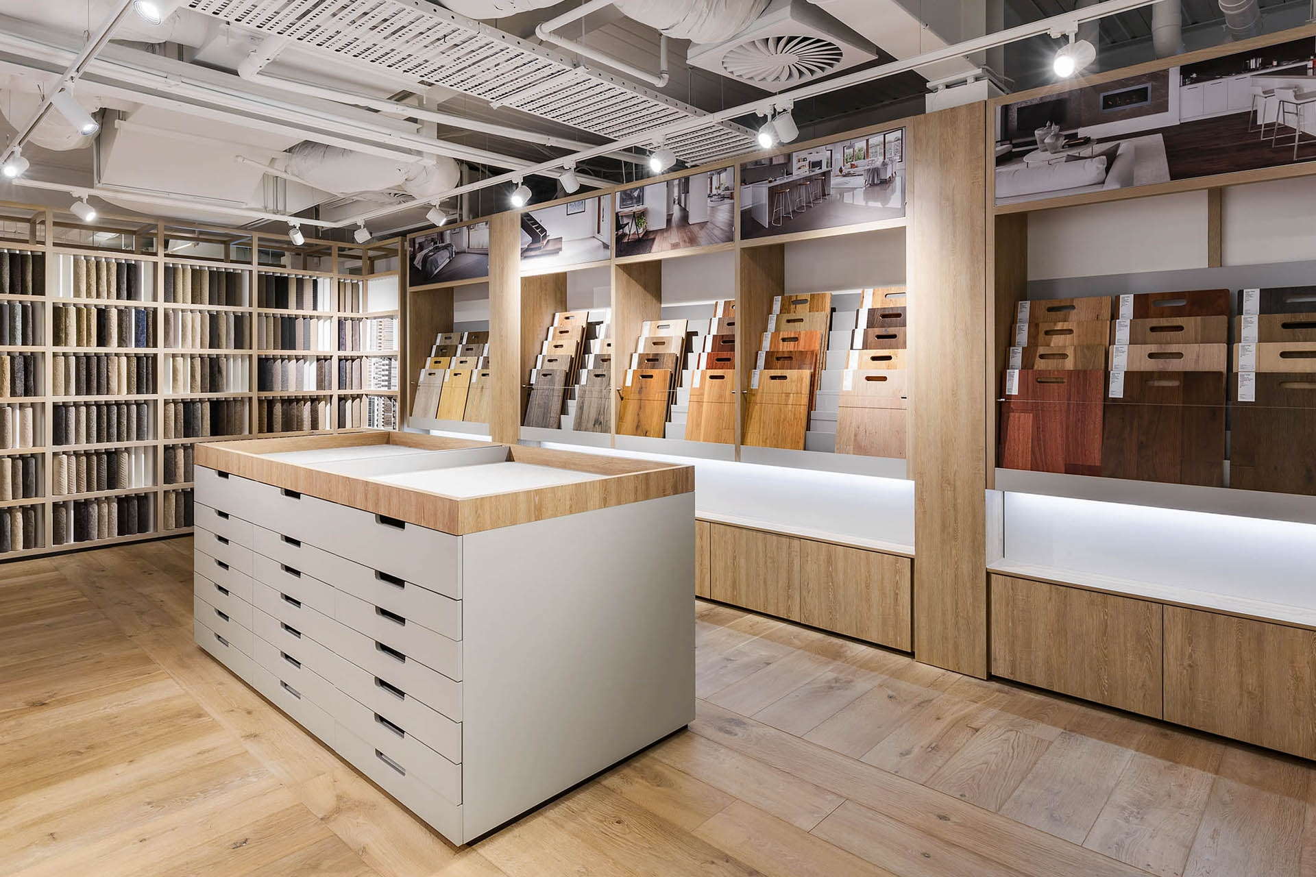 Lựa chọn nội thất phù hợp với từng mô hình showroom
